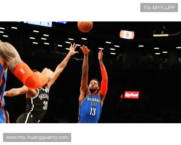 保罗·乔治家的冰箱里塞满蛋白粉，连瓶可乐都找不到