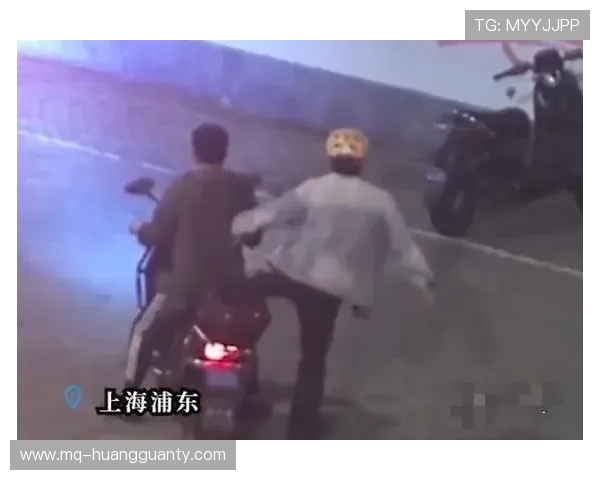 孙悦家的车库比我家还大，里面停的车我一辆都叫不出名字