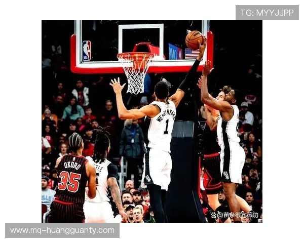 文班亚马高位挡拆拉开空间，胜出传统中锋的外线牵制