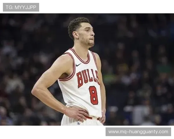 扎克拉文今天又开始了？生活完全不像他在场上的样子啊！