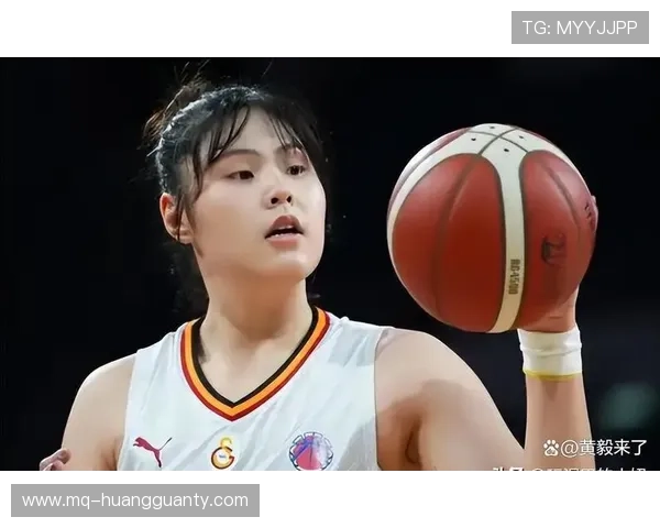 李月汝训练完直接拎爱马仕去吃夜市烧烤？