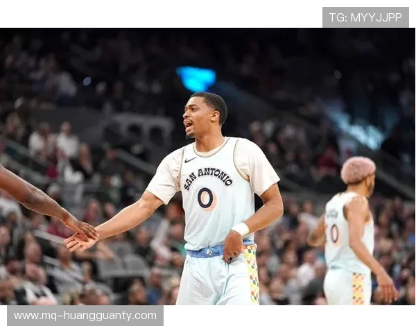 凯尔登·约翰逊利用突破制造防守错位提升得分效率