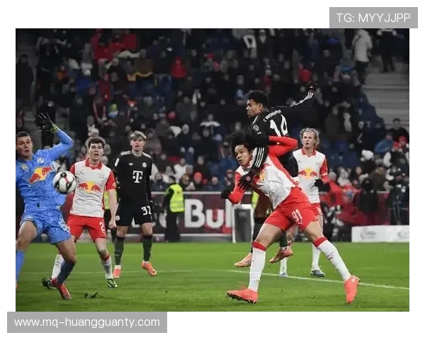 拜仁现颓势暴露大危机：管理层昏招频出，战术体系失灵已难续豪门地位！